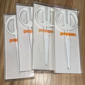 Poppin white scissors ✂️